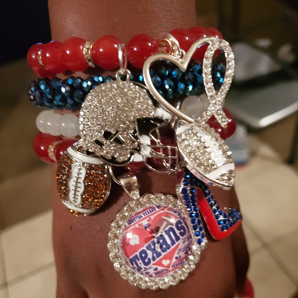 Bracelets - Picture 2 of 4